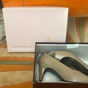 Bandolino Women's Taupe Heels